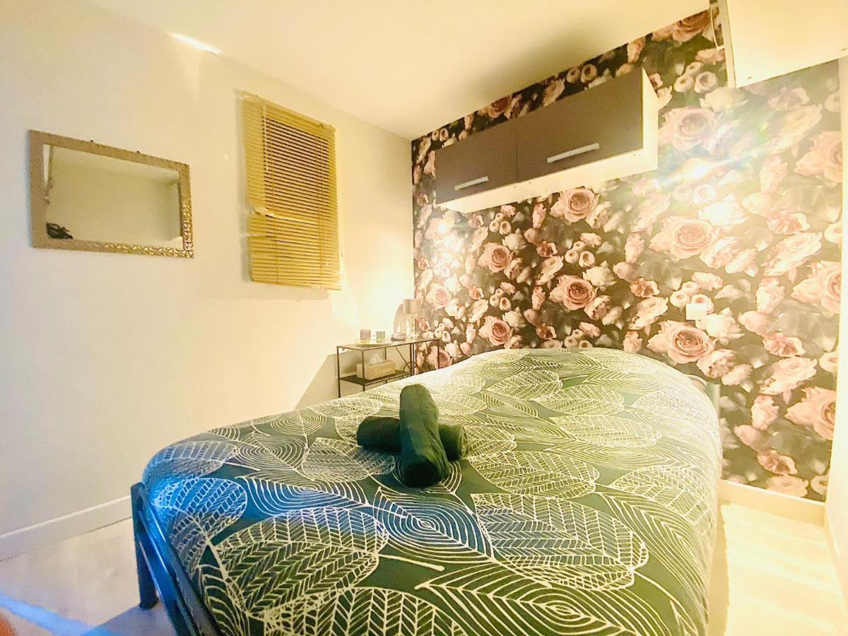 Appartement Proche Mer Avec Piscine Et Parking Fleury  Exterior foto